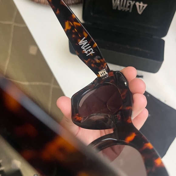 Brown Oversized Tortoiseshell Sunglasses VALLEY Eyeware - Picture 4 of 6